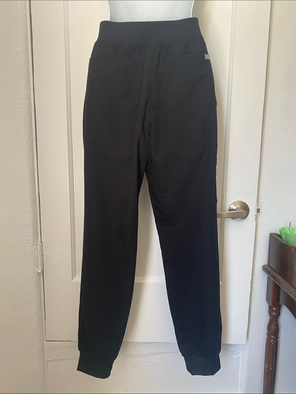 NWOT FIGS scrub joggers - Size M - Picture 2 of 5